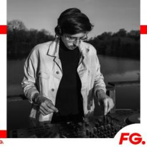 CLOUD PARTY : DARKER