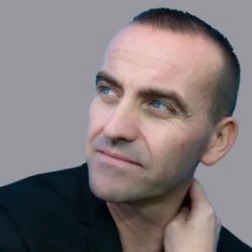 HAPPY HOUR DJ : ERIC STIEE