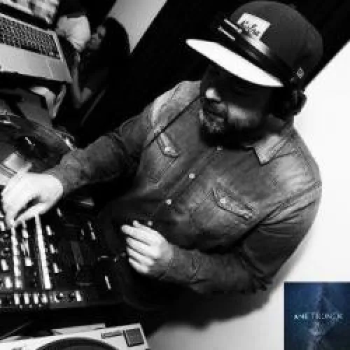 FG INVITE : LE CAFE OZ