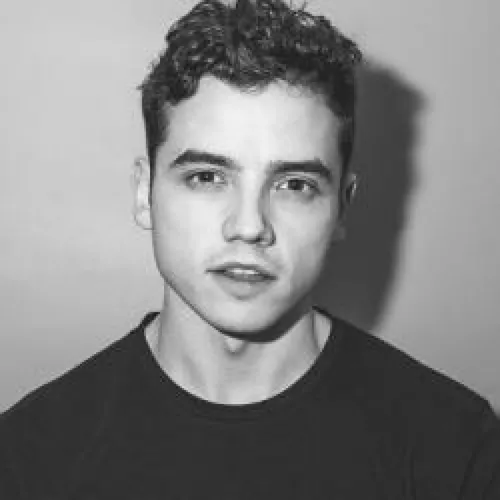 HAPPY HOUR DJ : KC LIGHTS