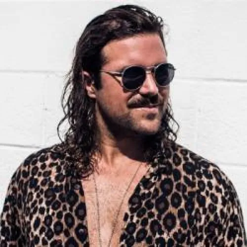 HAPPY HOUR DJ : DJ SUSAN