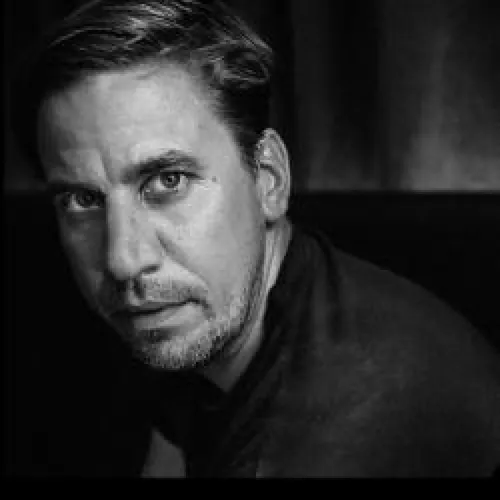 LA NUIT MAXXIMUM SUR FG : OLIVER KO