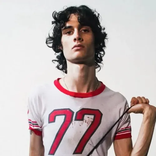 SOMBR, LA NOUVELLE SENSATION DE LA POP ALTERNATIVE