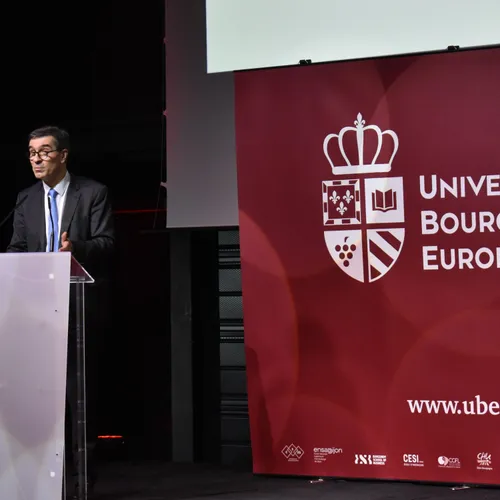 « On va être obligé de réduire le nombre d'étudiants et de postes »...
