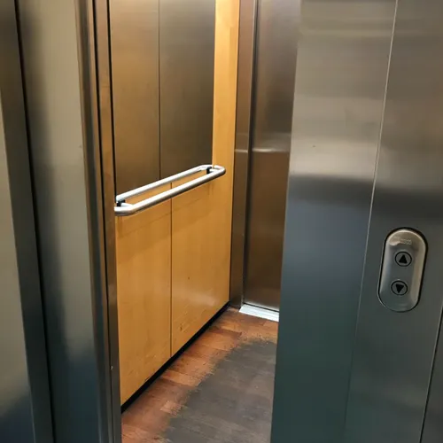 A quoi servent les miroirs dans les ascenseurs ?
