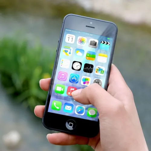 Pourquoi vous jetez-vous sur votre portable dès le réveil ? (ce...
