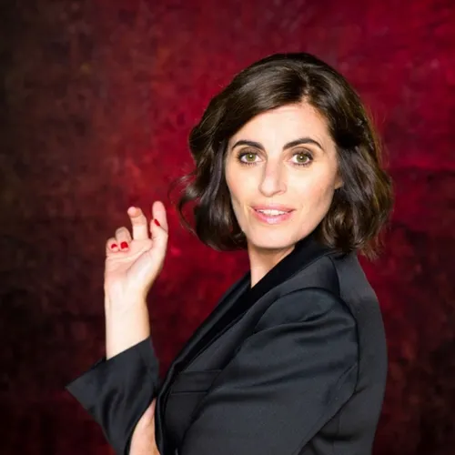 L’humoriste Sandrine Sarroche apporte de la légèreté à la « REF 21 »