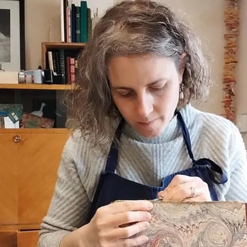 Découvrez le métier de relieur doreur