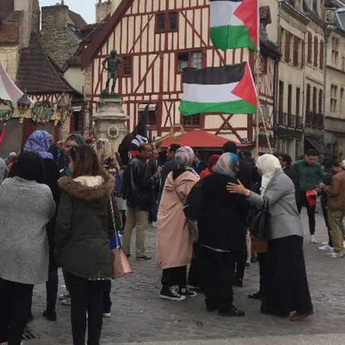 Environ 250 personnes ont apportés leur soutien aux Palestiniens à...