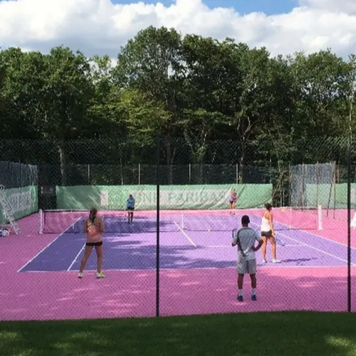 Tournoi international de tennis féminin à Norges-la-Ville