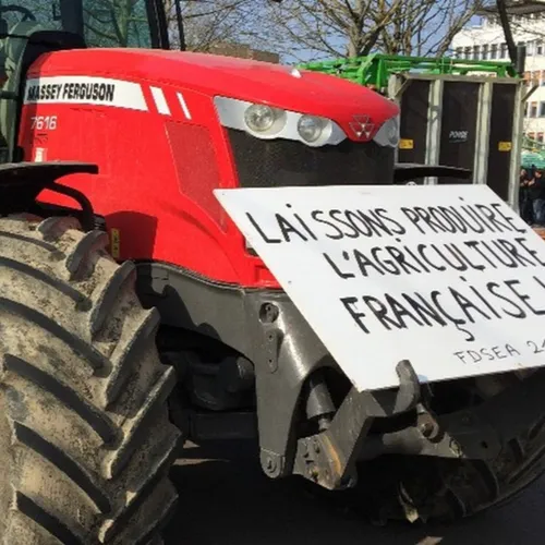 Manifestation des agriculteurs à Dijon : "On est aussi là pour...