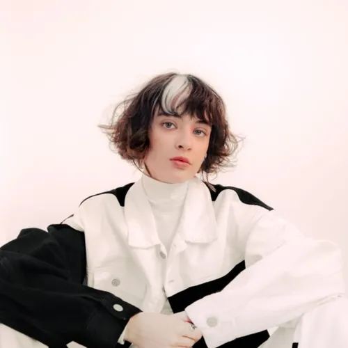 Interview de la chanteuse "Pomme"