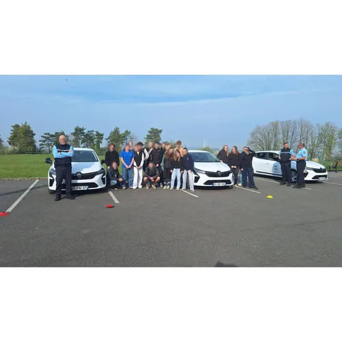 Opération 10 de conduite jeune