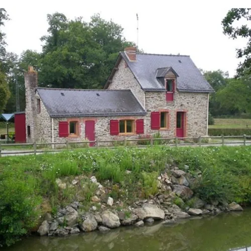 Maisons éclusières au bord du canal : l'appel à projets de Redon Agglo