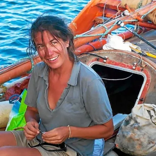Aventure : Elle a traversé les mers et océans sur un voilier de 9m.