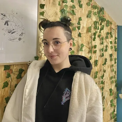 À Pluméliau (56) Iris Le Paih a ouvert son salon de tatouage