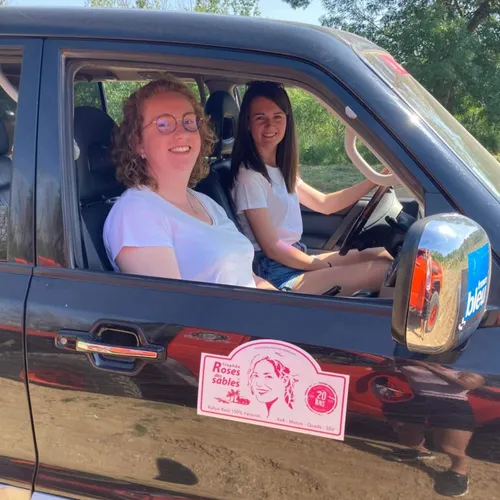 Mathilde et Manon sur les pistes du rallye humanitaire "Trophée...