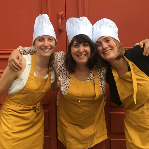 À Nantes, Alix, Louise et Katia, trois drôles de dames luttent...