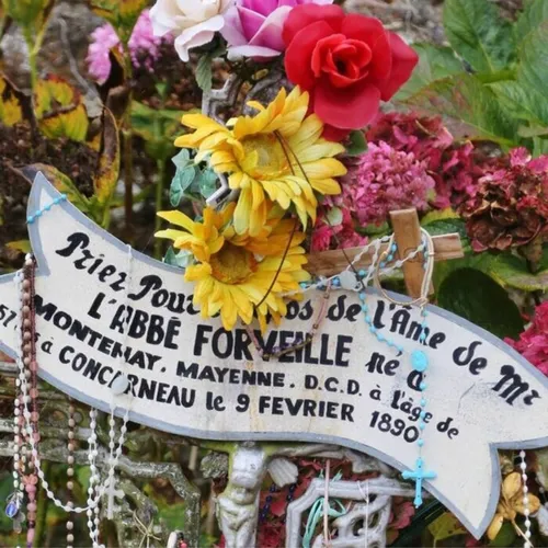 Légendes bretonnes : A Concarneau, découvrez la tombe qui porte...
