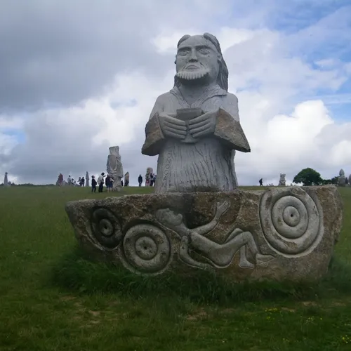 A la découverte de la Vallée des Saints à Carnoët