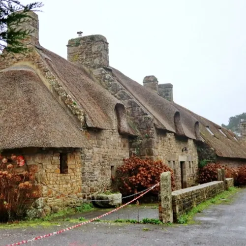 Chaumières de Kerascoët prêtes à s'enflammer ? Que nenni,...