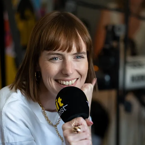 MARIE-FLORE EN INTERVIEW ET EN LIVE AUX FRANCOFOLIES (2022)
