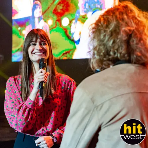 CLARA LUCIANI EN INTERVIEW AUX FRANCOFOLIES (2022)