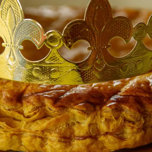 Pourquoi cache-t-on une fève dans la galette de Rois  ?