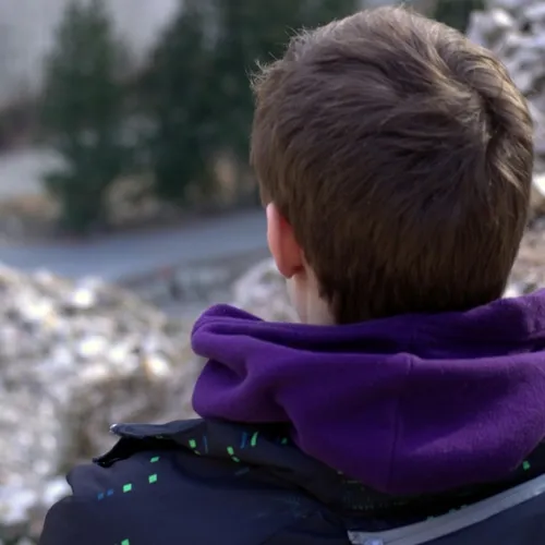 Pourquoi les ados refusent-ils de mettre leur manteau ?