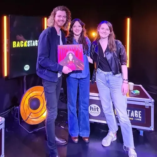 L'INTEGRALE - Jain en interview et session acoustique sur Hit West...