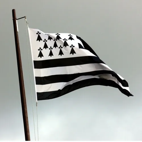 Les origines du Gwenn ha du qui fête ses 100 ans