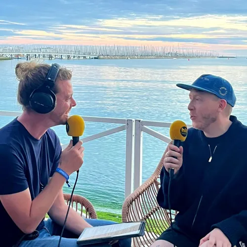 EDDY DE PRETTO EN INTERVIEW SUR HIT WEST AUX FRANCOFOLIES DE LA...