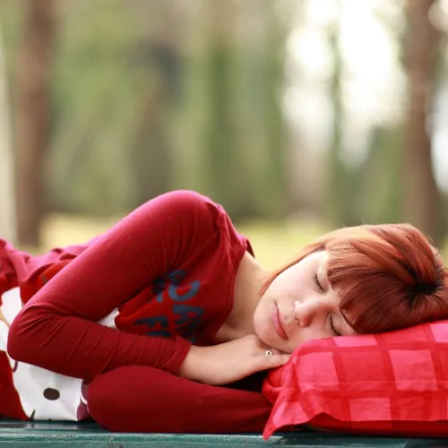 Sur quel côté vaut-il mieux dormir ?