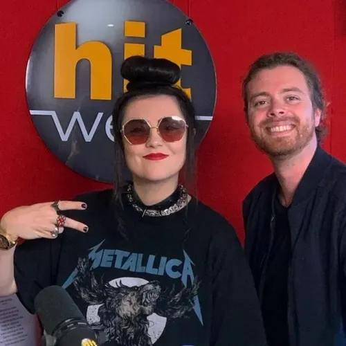 L'INTÉGRALE - HOSHI EN INTERVIEW ET EN LIVE SUR HIT WEST (DU 20 AU...