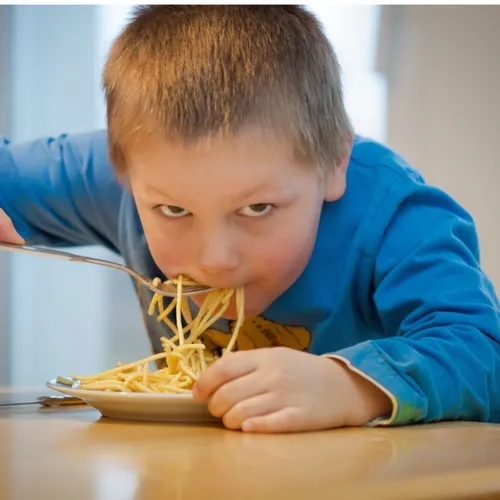 Pourquoi faut-il manger avec ses enfants ?