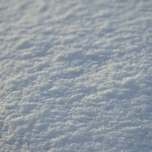 Pourquoi la neige est-elle blanche ?