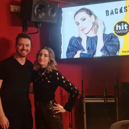 L'INTÉGRALE - PHILIPPINE LAVREY EN INTERVIEW ET LIVE SUR HIT WEST...