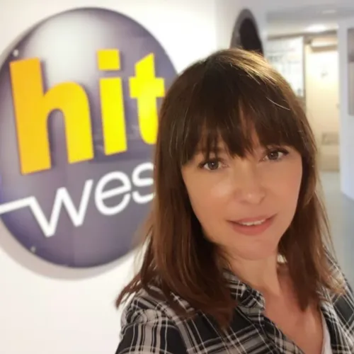 1H AVEC SANDRINE QUETIER EN INTERVIEW SUR HIT WEST
