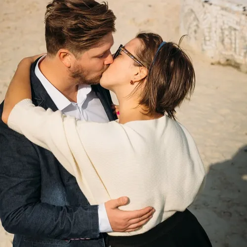 De quand date le premier baiser de l’humanité  ?