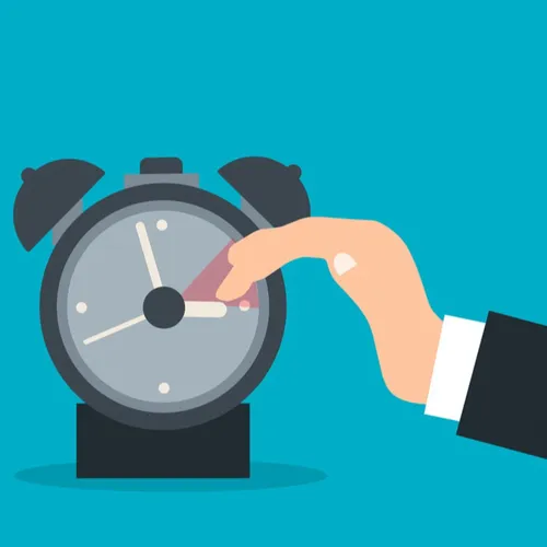 Pourquoi le changement d'heure arrive-t-il plus tôt cette année ?