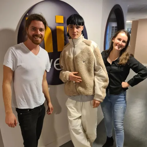L'INTEGRALE - Aime Simone en interview et session live sur Hit West...