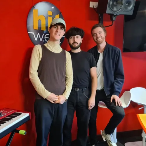 L'INTÉGRALE - OUR LIGHTS EN INTERVIEW SUR HIT WEST (11/12/23)