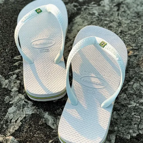 Peut-on venir en tongs au travail ?