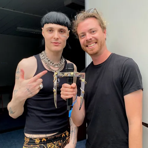 AIME SIMONE EN INTERVIEW SUR HIT WEST AUX ESCALES DE SAINT-NAZAIRE...