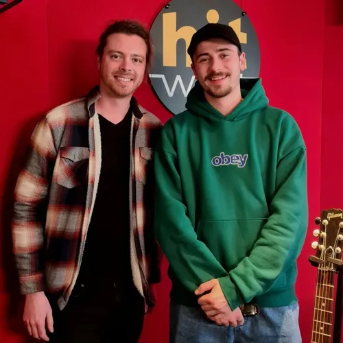 L'INTÉGRALE - PIERRE GARNIER EN INTERVIEW ET LIVE SUR HIT WEST (DU...