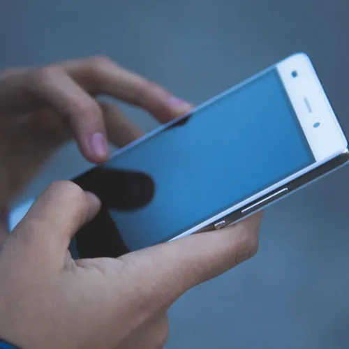 Que faut-il faire si votre téléphone tombe dans l'eau (riz,...