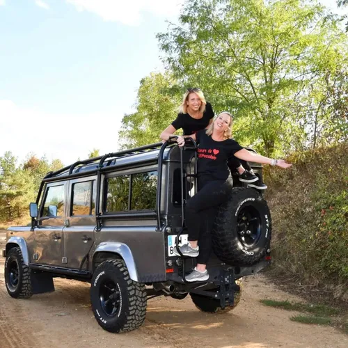 “En route pour un rallye, avec ma sœur de cœur et ma sclérose en...