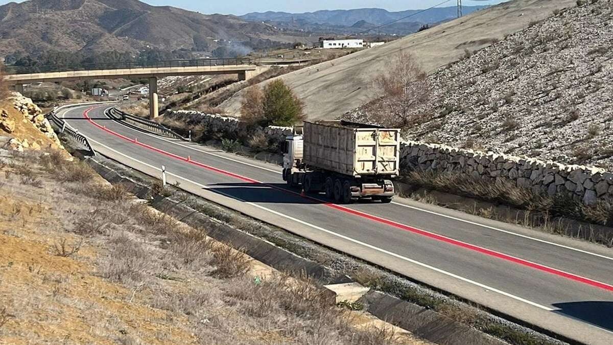 Routes en rouge : l'Espagne teste un marquage innovant pour la sécurité