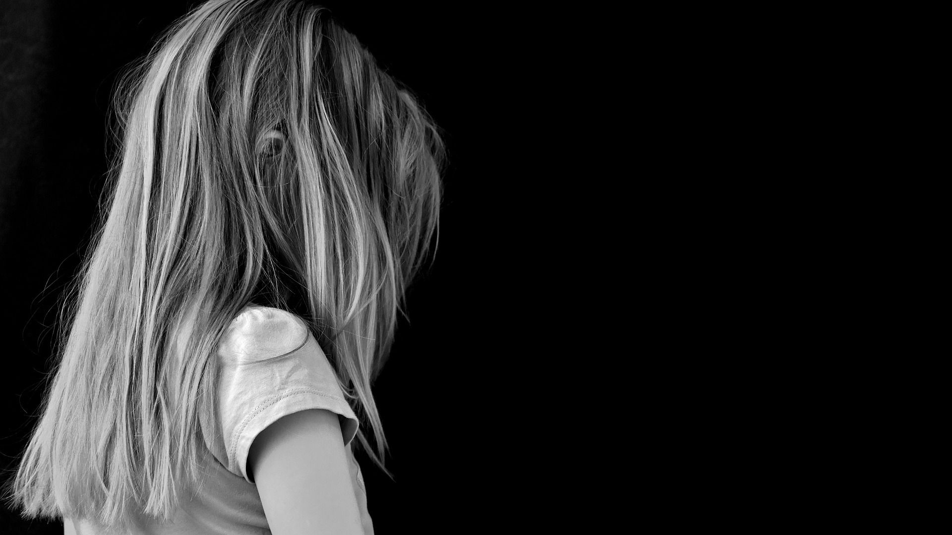 Plus de 2 000 enfants dorment dans la rue en France : une 