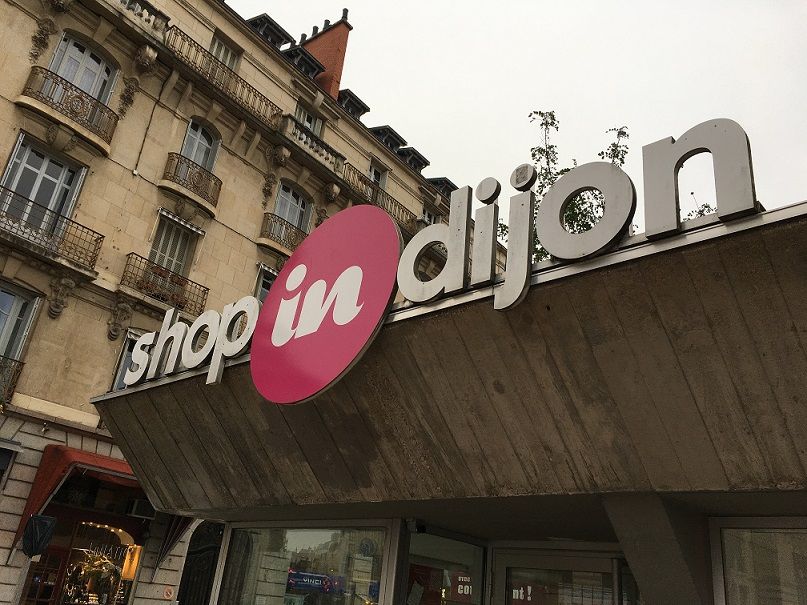ディジョンのお店は12月は毎週日曜日に営業します